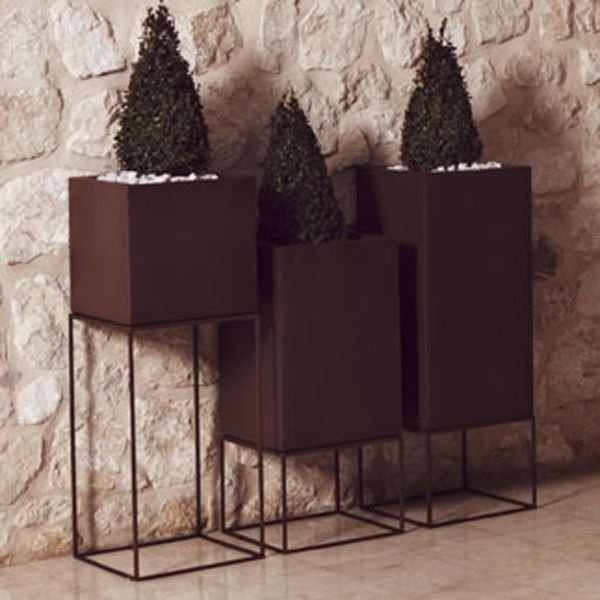 Vela Outdoor Planter