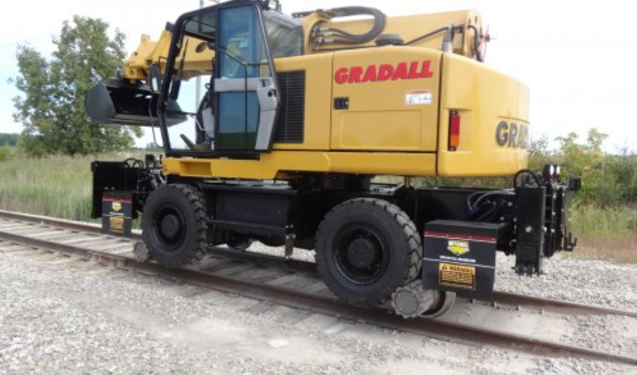 Gradall XL3300 III - Friction Drive Hi-Rail Gear