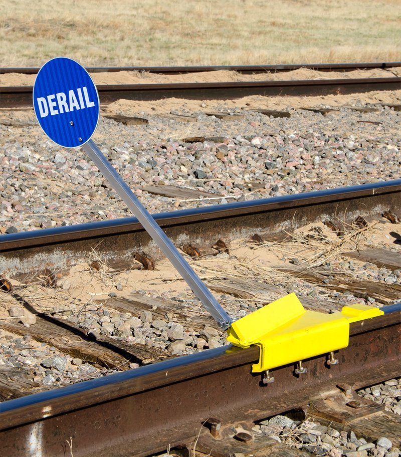 SaberTooth® Portable Derail with sign, Left Throw 