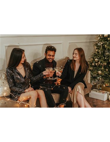  Holiday Marketing to New Homeowners: A Wise Investment or a Festive Folly?