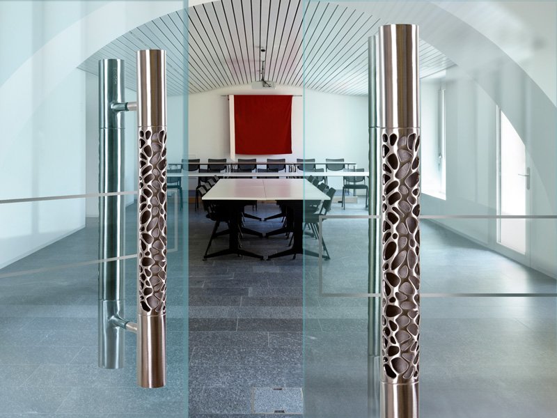 Morphic Cylindrical Steel Handle