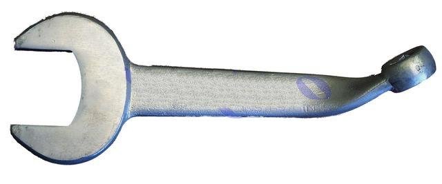 Twisted Cylinder Wrench for Chlorine Containers