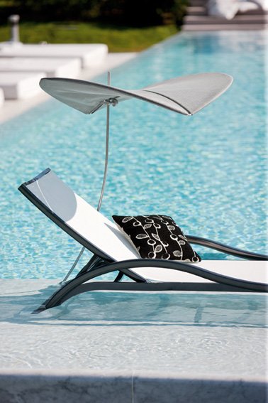 PREMIERE sunloungers and tables EM2