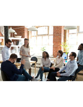 2025 Employee Engagement: Industry Leaders & Laggards