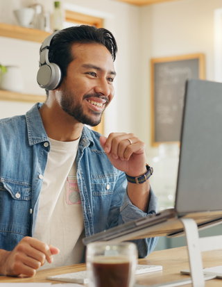 Remote Recognition Quick-Start Checklist: 5 Ways to Build Connection in Hybrid and Remote Teams