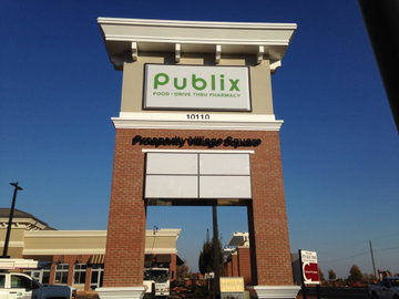  Pole Signs & Pylon Signs