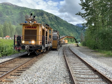 Loram® High Performance (HP) Shoulder Ballast Cleaner