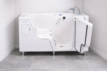 ReGen™ Walk-In Spa