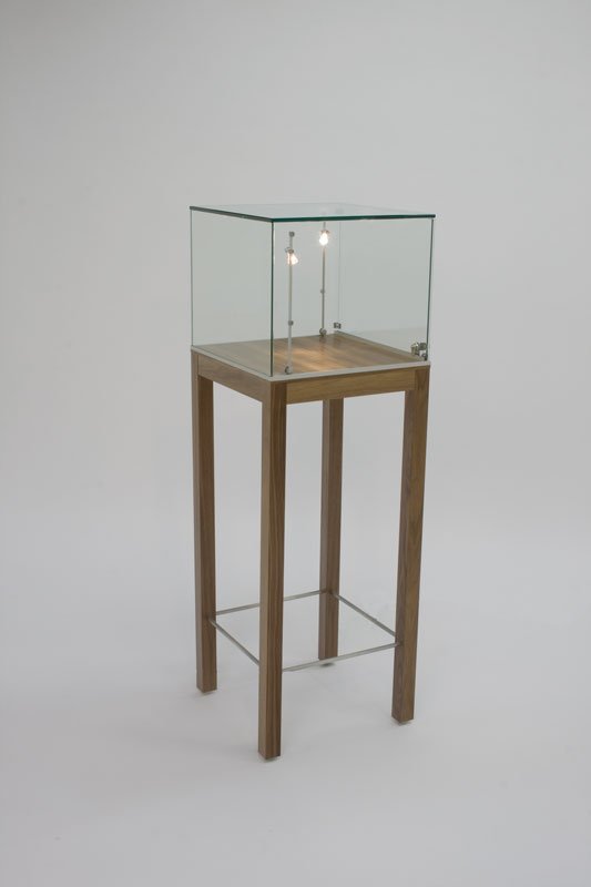 GL132 Pedestal Showcase with Top in Glass and Legs